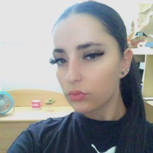 Meet your Posher, Daniela